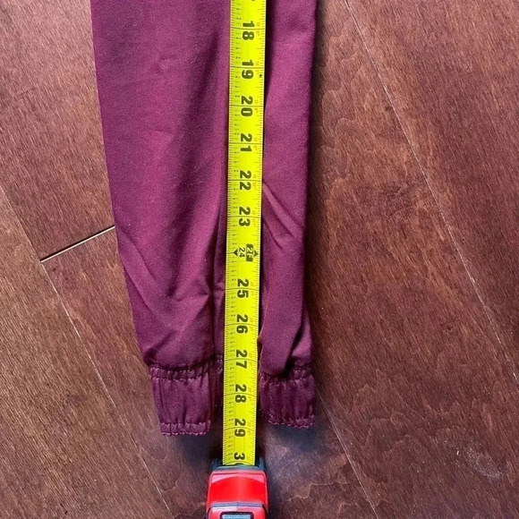 NWT Jaanuu Women's Size Medium Wine 5 Pocket Skinny Scrub Jogger Pants - Picture 11 of 12